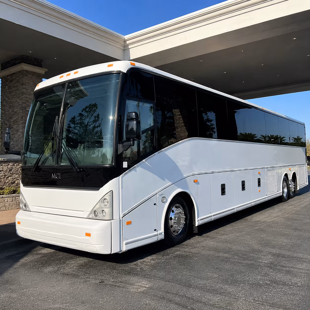 view instant online quotes for airport shuttle buses to sna bur and lgb